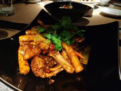 -穹六人间 people 6(岳阳路店)