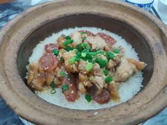 鸡肉腊肠煲仔饭-红星光发煲仔饭(大石街店)