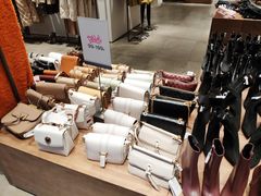 -URBAN REVIVO(西安Momopark店)