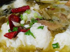 石锅酸菜鱼-周鱼小馆石锅酸菜鱼(活力汇店)