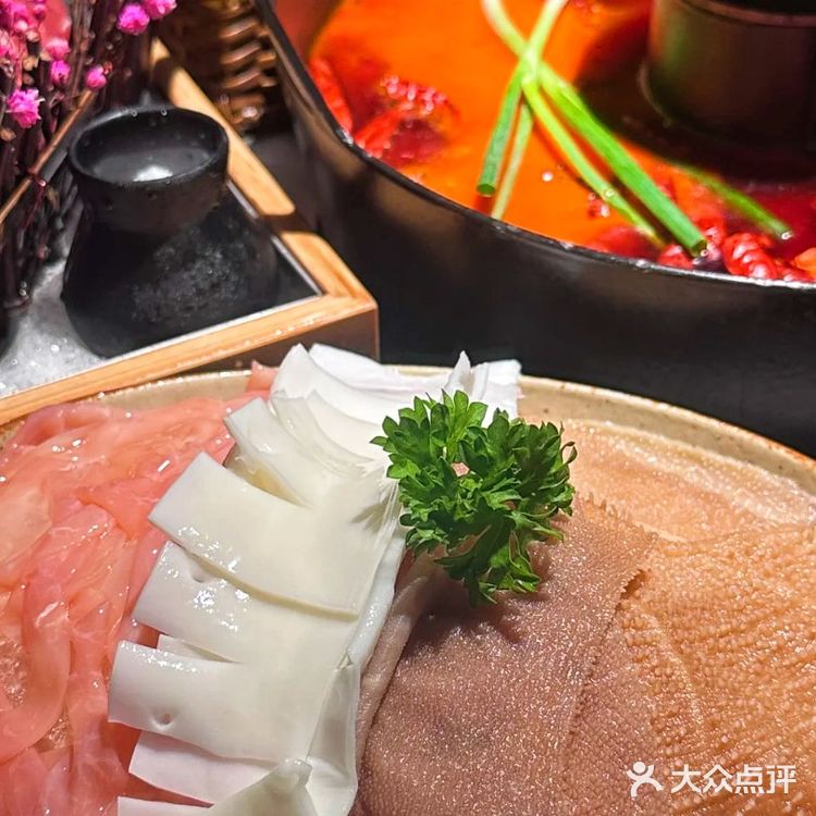 排了2小时！终于吃上这家新火锅🫠🔥