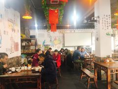 大堂-裕新楼粉面馆·石磨手工粉(四方坪店)