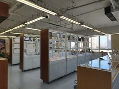 -无奔眼镜·蔡司·依视路授权店(朝阳大悦城店)