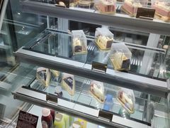 面包甜点陈列柜-哈根达斯(卓展店)