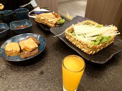 -湊湊火锅·茶憩(打浦桥日月光店)