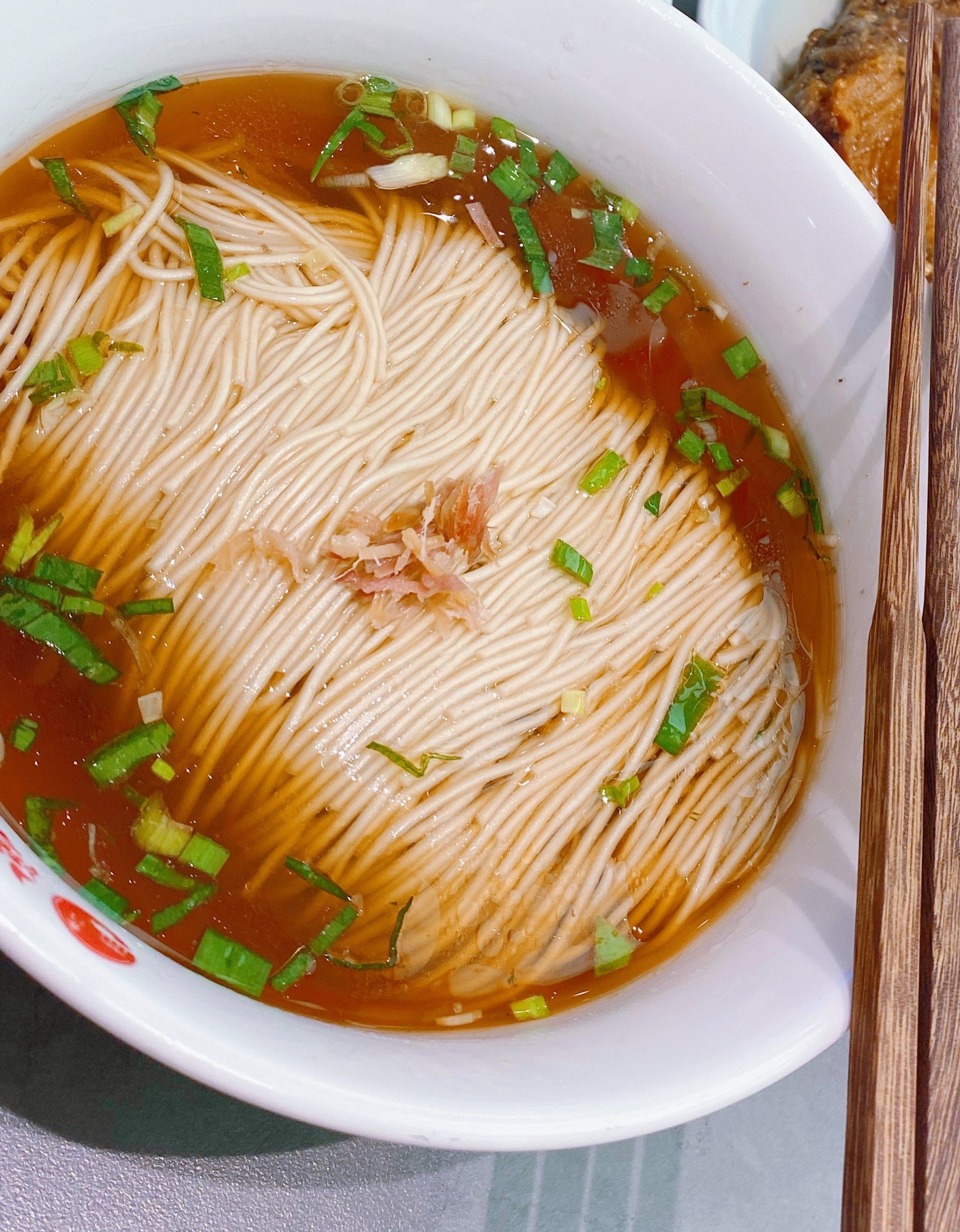 是江南的小面,很地道.鲍鱼和大排都是我的超爱