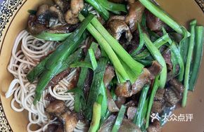 Stir-fried Pig Kidney and Eel Noodles