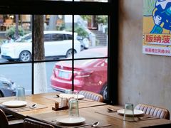 靠窗位-岔巴精酿啤酒餐吧(南屏街店)