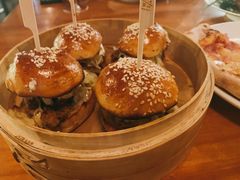 迷你汉堡-Twin Tails Brewpub双尾精酿餐吧(八坼店)