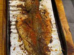 东镇给力烤鱼-老东镇啤酒屋海鲜加工·蒸汽海鲜·海鲜烧烤(台东店)