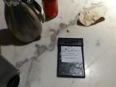 吃饭时有蟑螂，给我打死了-绿茵阁(体育西分店)