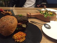 -HIGH FIVE哈福手工汉堡(桂林路店)