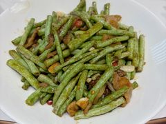 青豆角烧肉-刘胖子家常菜·蹄花焖藕(中南店)