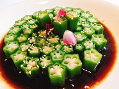 -八府香鸭·啫啫煲(华山路店)