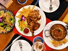 德式烩猪肉配面包丸子-申德勒加油站西餐厅Schindlers Tankstelle(上海外滩店)