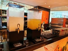 -怡咖啡海鲜自助餐厅(浦东香格里拉店)