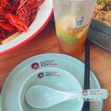 整体店铺也太大了叭哈哈哈 全场坐满的那种氛围感很绝