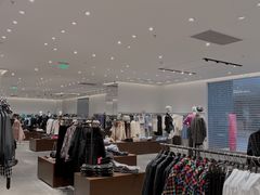 -URBAN REVIVO(欢乐海岸购物中心店)