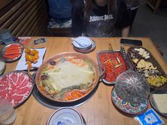 -洱火云南酸菜牛肉火锅(石景山当代商城店)