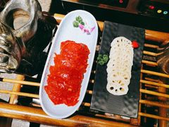 -老牌坊云南鱼豆花火锅(哈西万达店)