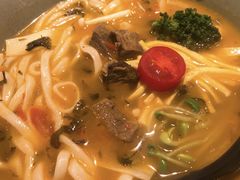 特制雪菜牛腩面-陳八两面家(滨江天街店)