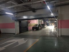 -爱琴海购物公园-地下停车场