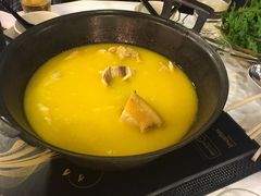 -鲜入围煮花胶鸡海鲜火锅