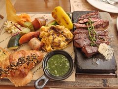 -Mark&Mars Restaurant