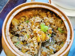 铜锅牛肝菌土豆炒饭-蔼若春.传承三十年云南菜(金碧公园店)