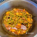 被东北朋友‼️反复拉来吃的铁锅炖…