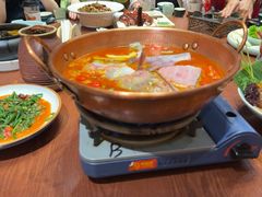 -老滇山寨•云南特色菜•地方菜•民族风情歌舞表演(金碧店)