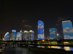 -万绿园
