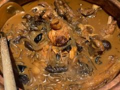 小鸡炖蘑菇-关东小磨东北菜(漕河泾印象城店)