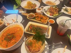 -Chom Cafe and Restaurant