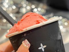 -白蘭BLANK(杭州湖滨银泰in77C区店)