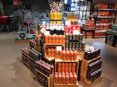 -中百仓储超市有限公司(越秀星汇维港店)