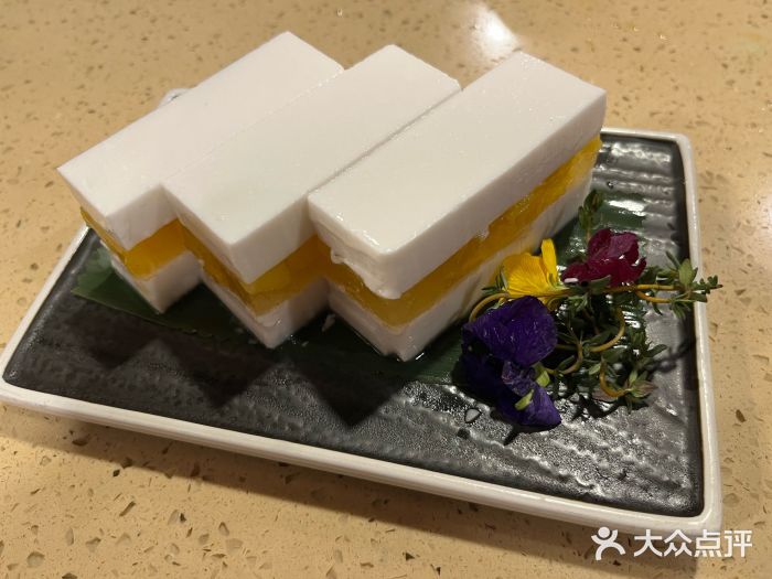 点都德(春熙路群光广场店)香芒夹心椰汁糕图片
