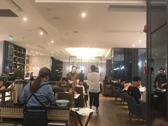 -港丽餐厅(高德置地店)