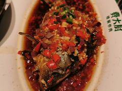 香酥大鲫鱼-费大厨辣椒炒肉(通州万达店)
