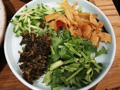 麻酱肉臊子拌粉-小满手工粉(上海文峰广场店)