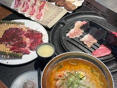 -七甲山烤肉(长白山奇石山珍根艺一条街店)