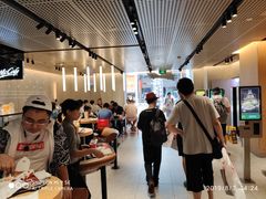 大堂-麦当劳(龙阳路店)