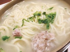 -亮亮面馆(经六路店)