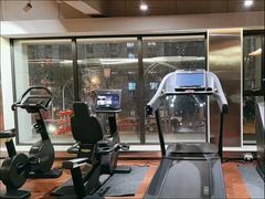 -蓝天国际游泳培训基地(华腾园店)