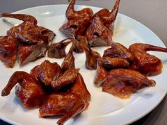 脆皮乳鸽-新荣记(南京西路店)