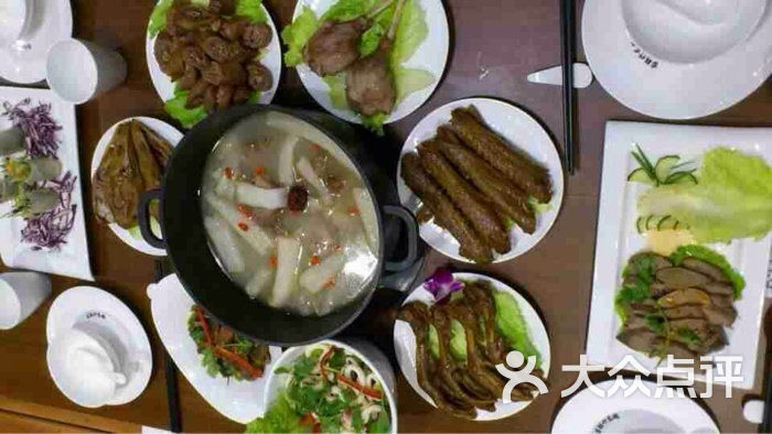 苗颖竹荪鹅养生膳食馆图片 - 第1张