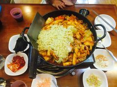 -亲昵春川鸡排(韩国美食街店)