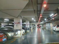 -百联又一城停车场