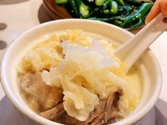 雪耳鲜奶炖鸡-裕.鹅庄