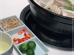 -东椰·海南椰子鸡火锅(朝阳门店)